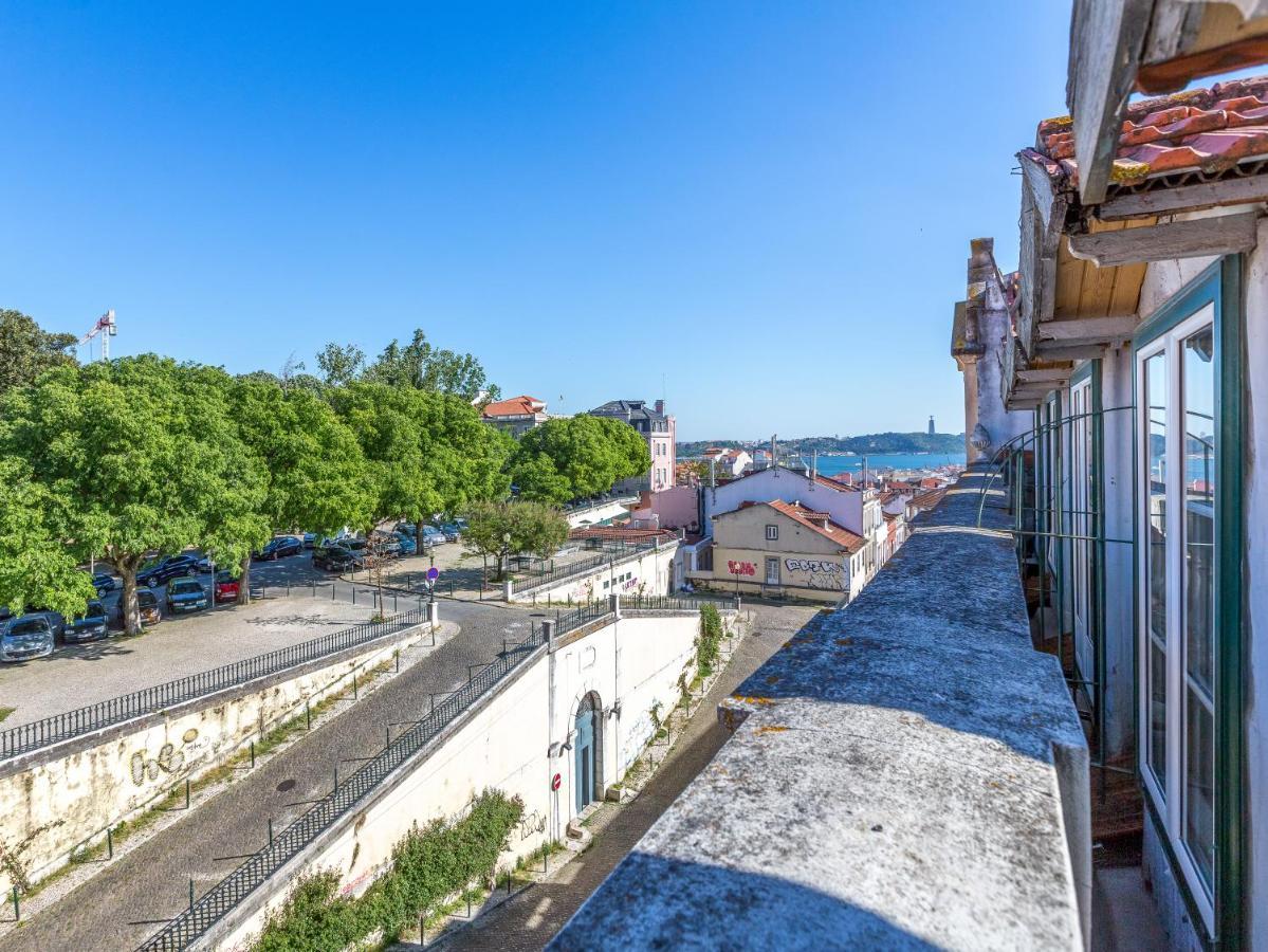 Principe Real Charming Garden View Flat At The Heart Of Lisbon Apartman Kültér fotó