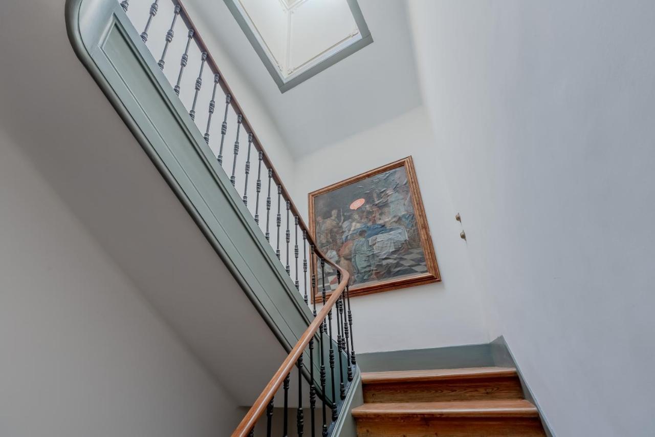 Principe Real Charming Garden View Flat At The Heart Of Lisbon Apartman Kültér fotó