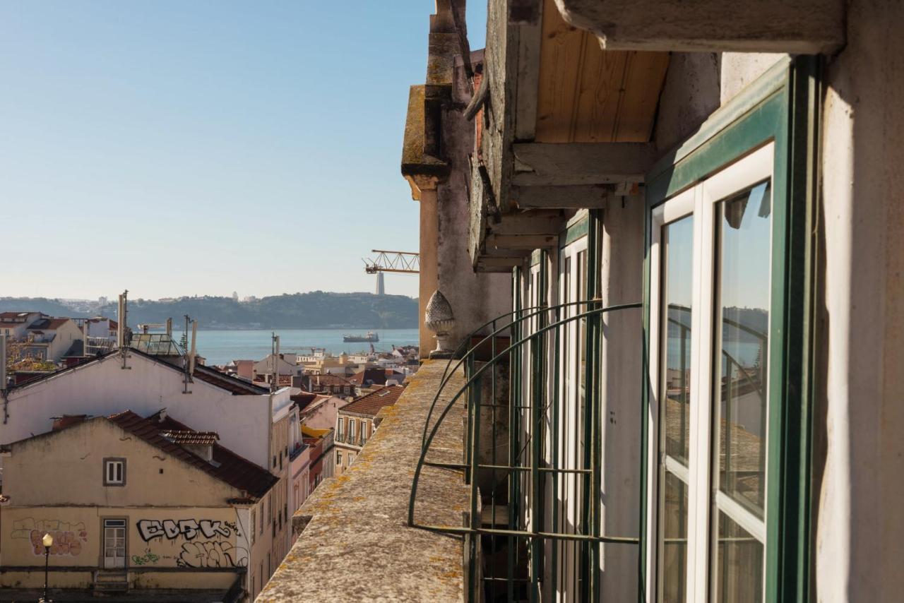 Principe Real Charming Garden View Flat At The Heart Of Lisbon Apartman Kültér fotó